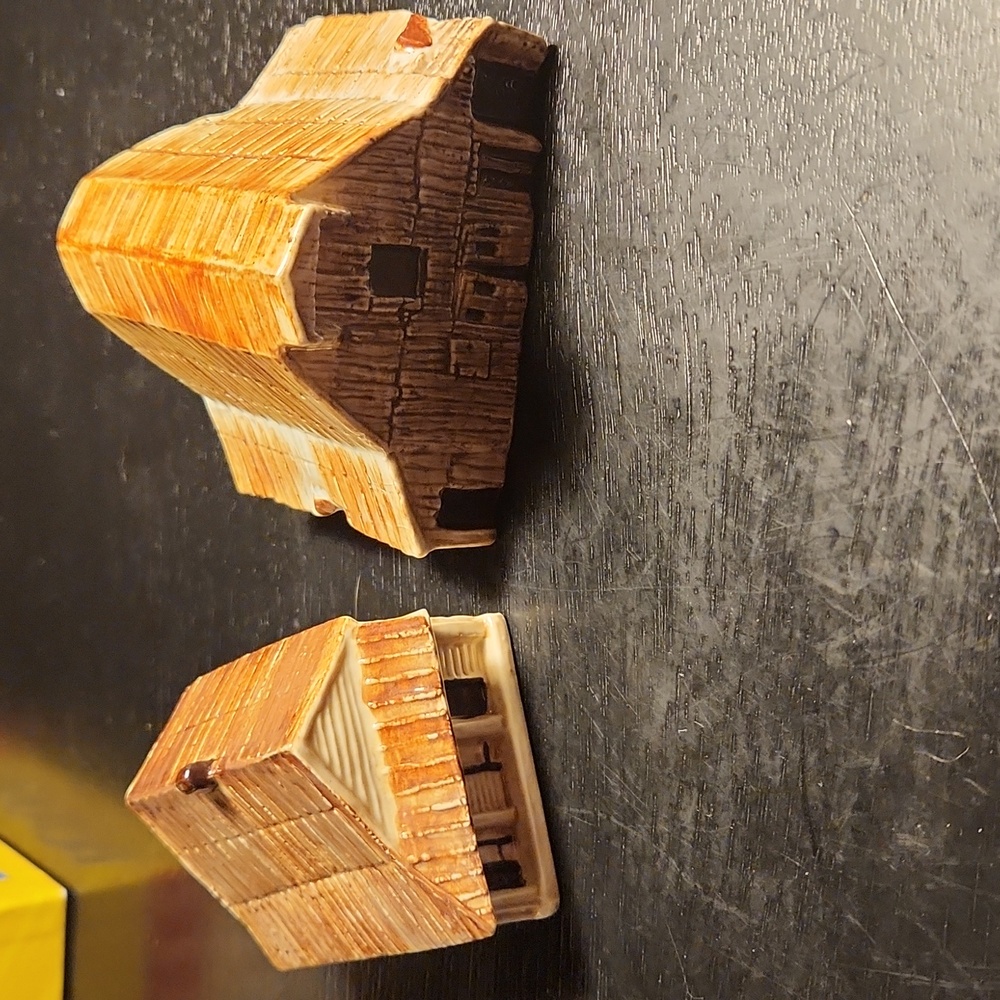 Keller Charles  #3042 cottage & #3065 barn vintage miniatures made in England